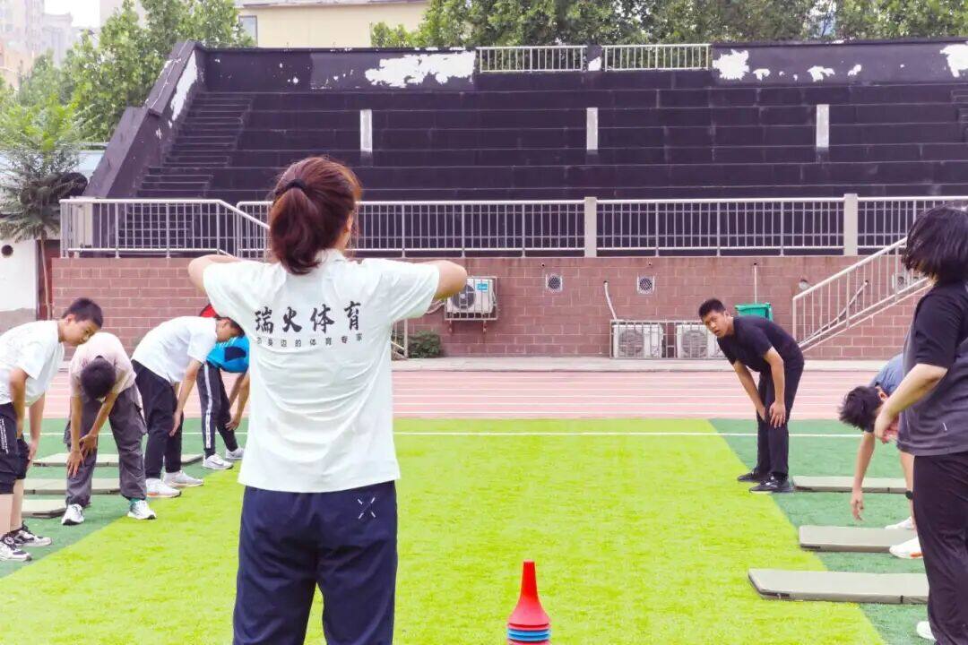 郑州2026届新初三学生暑期训练规划指南 